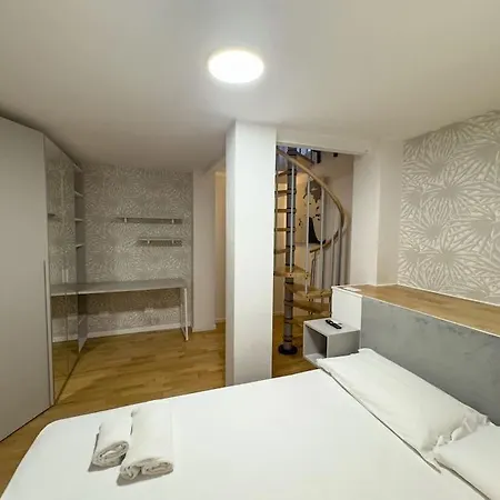 Brunacci Suite, 5 Min To Navigli Апартаменты *