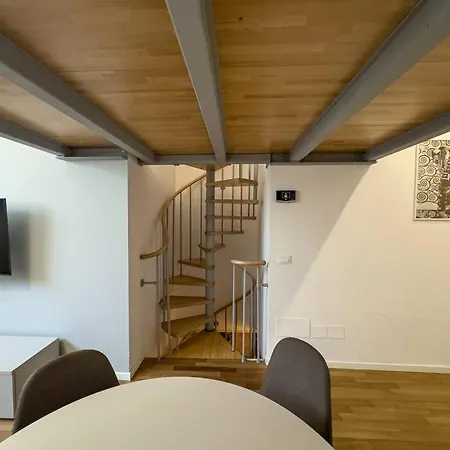 Brunacci Suite, 5 Min To Navigli Апартаменты Милан
